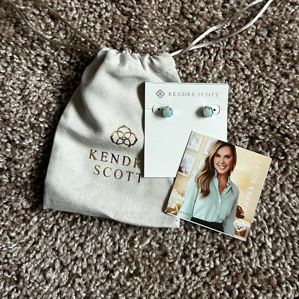 ✨NWT Kendra Scott Stud Earrings✨